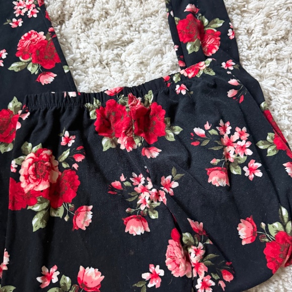 Super cute vintage women’s floral, soft size medium leggings - Picture 4 of 5